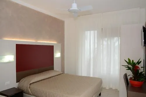 Hotel Lido Mazzini 로아노