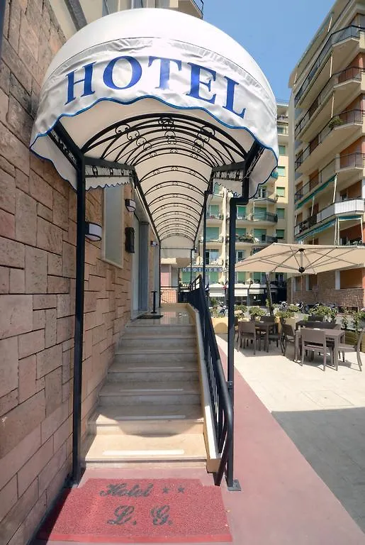 Hotel Lido Mazzini 로아노
