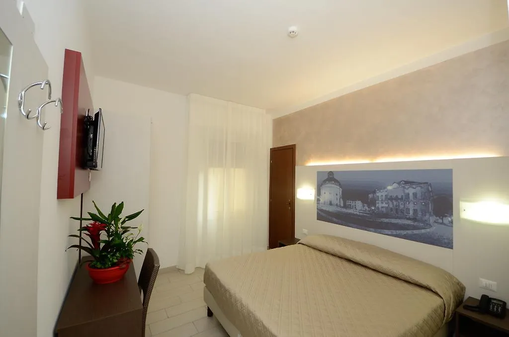 Hotel Lido Mazzini 로아노