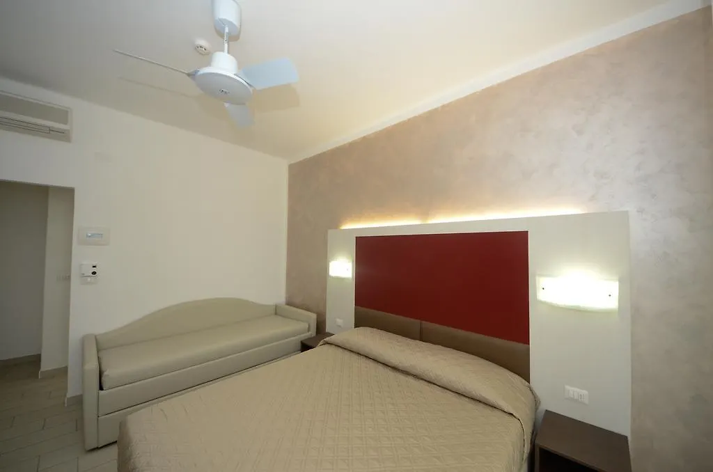 Hotel Lido Mazzini 로아노