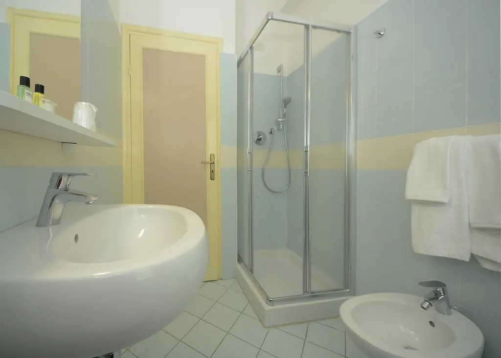 Hotel Lido Mazzini 로아노