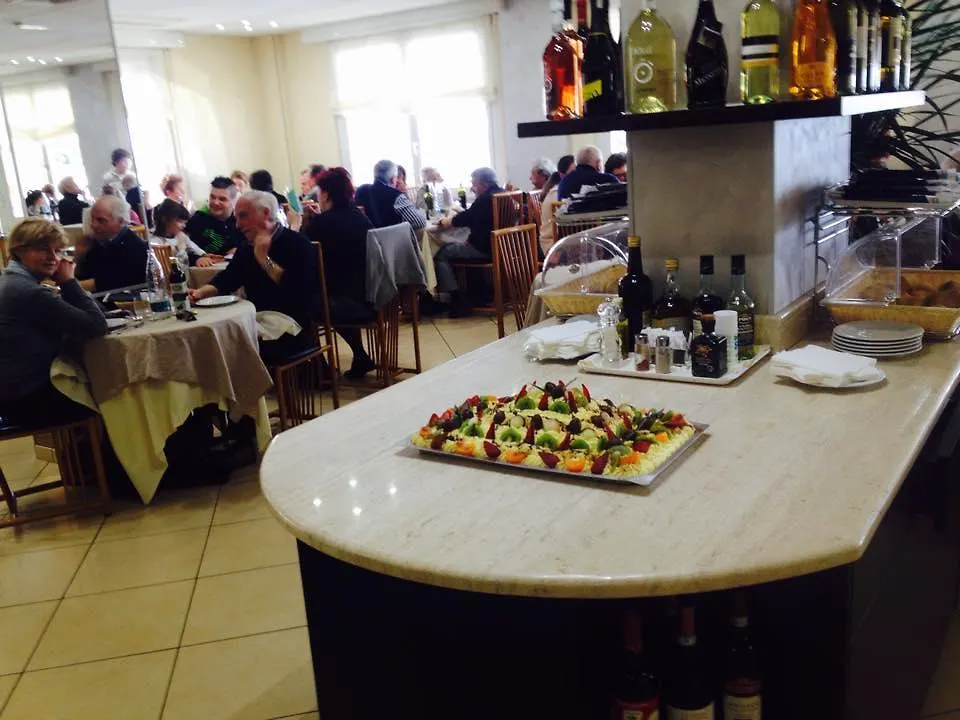 Hotel Lido Mazzini 로아노